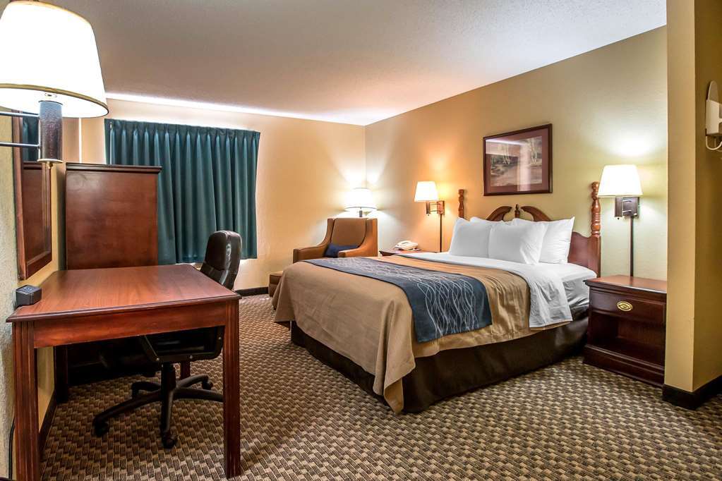 Quality Inn & Suites Mendota Near I-39 Room photo